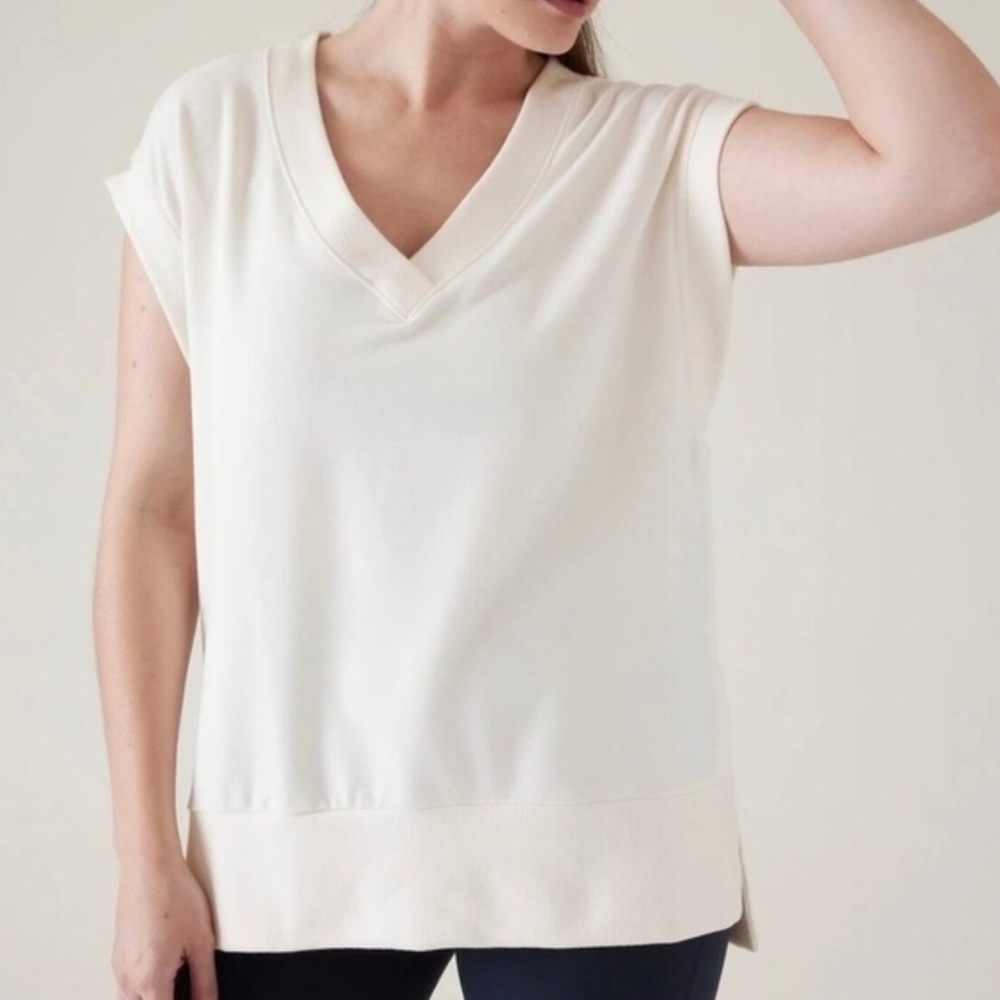 Athleta Cream V-Neck Muscle Tee